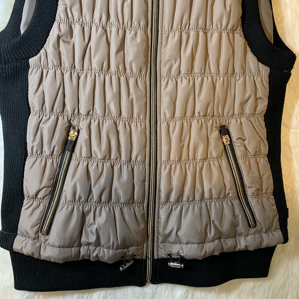 🔥SOLD🔥 Calvin Klein Performance Vest! Size Medium - Picture 5 of 8
